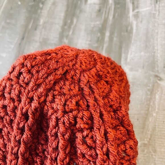 Women’s Crochet Knit Rust Orange Fall Winter Beanie Hat - Picture 3 of 3